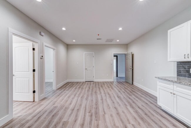 Photo - 2906 Berry Rd