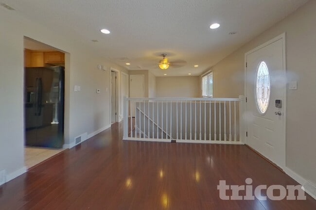 564 Mars Ct