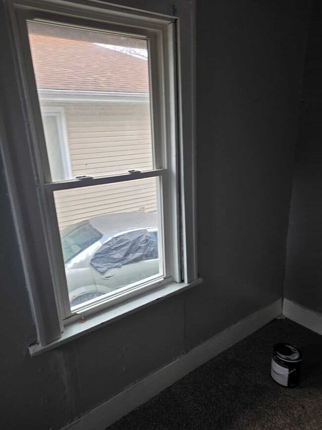 Photo - 2-Bedroom Gem on Barrie Avenue – Perfectly Quaint Living in Flint!