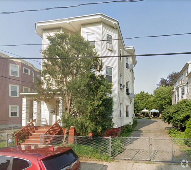 Building Photo - 13 Union St Rental