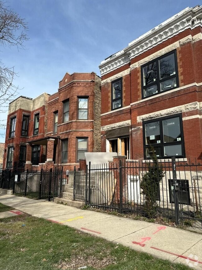 Building Photo - 3452 W Walnut St Rental
