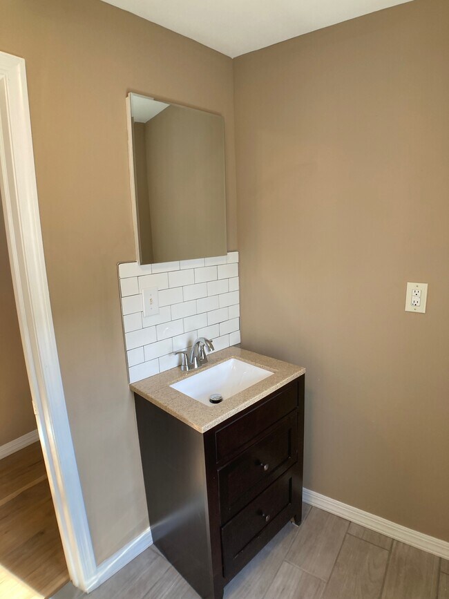 Photo - 4523 Parrish St