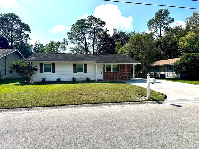 3 Bedroom home located in the Golf Cart Di... - 3 Bedroom home located in the Golf Cart Di...