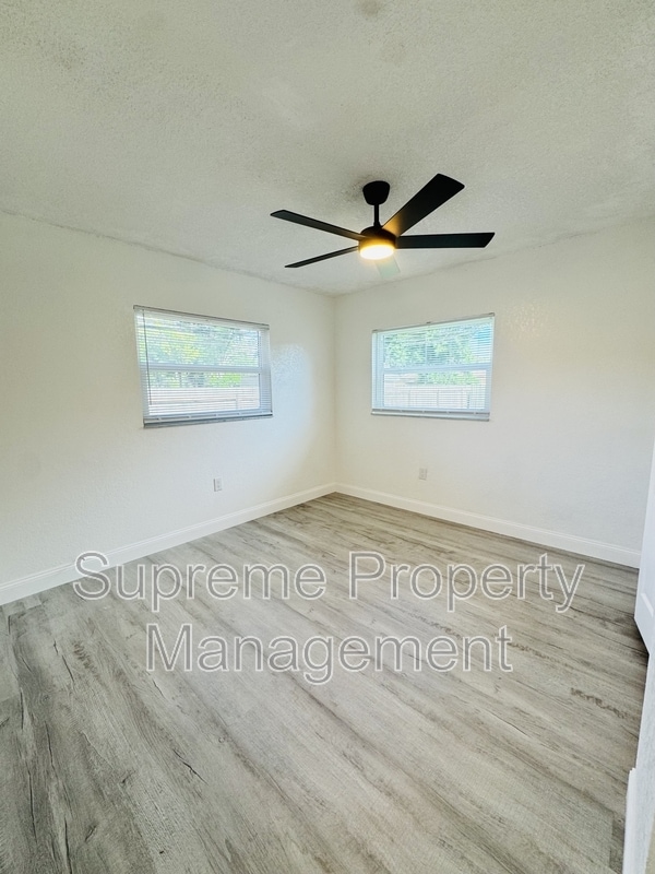 3154 Pine Tree Ave