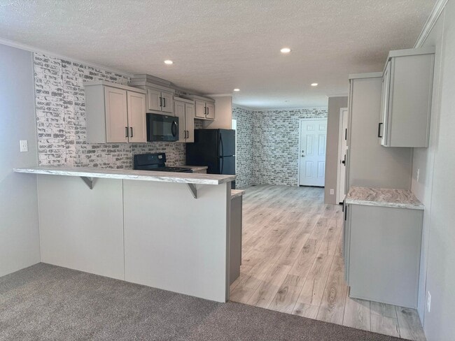 Photo - 17060 Canterbury Cir