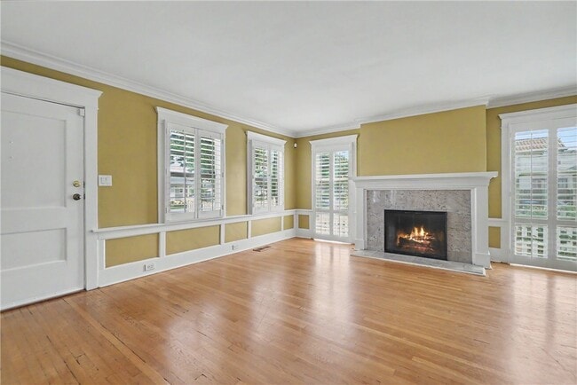 Photo - 173 S Meridith Ave