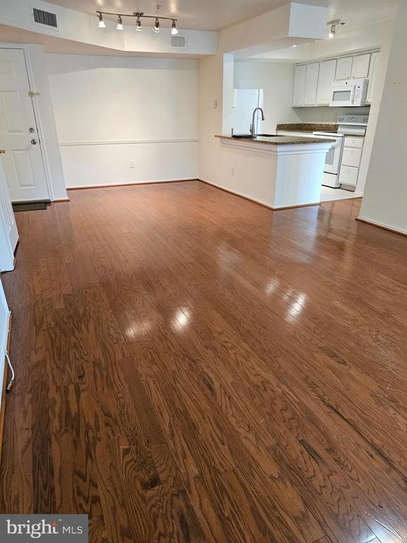 Photo - 3315 Wyndham Cir Unit 1221