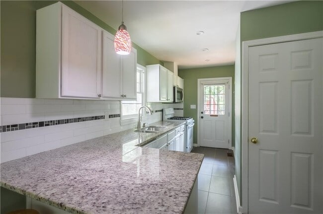 Photo - 564 Parker Ave Casa