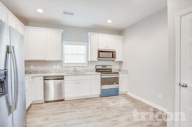 Photo - 710 W Coker Way