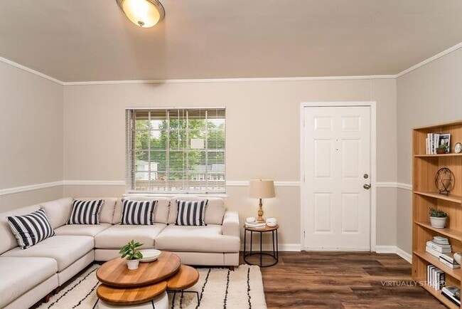 Photo - 1328 Oak Terrace