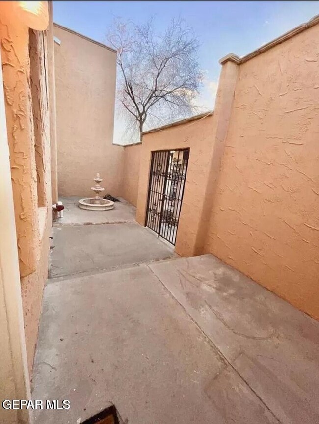 Photo - 10604 Springwood Dr