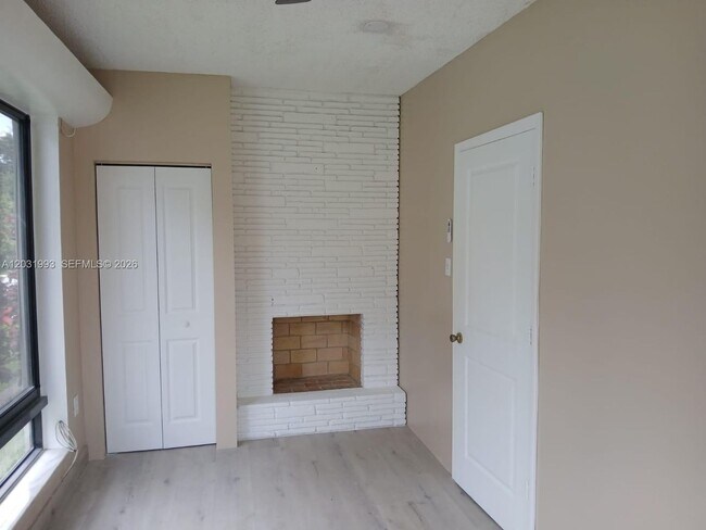 Photo - 1400 NE 148th St