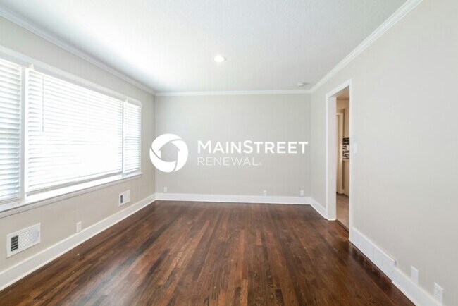 Photo - 3 Bedroom Pet-Friendly Home in Pleasant Hill, MO with Main Street Renewal