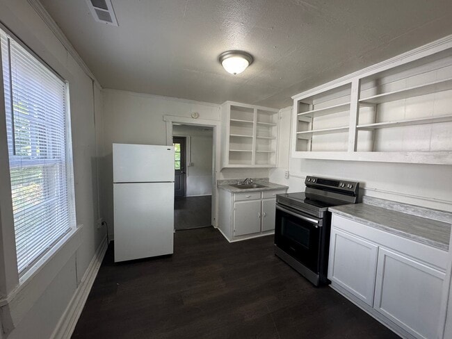 Photo - 3 Bedroom 1 Bath House in Columbia!