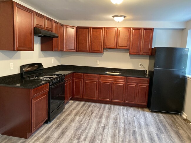 Photo - 261 E Haines St