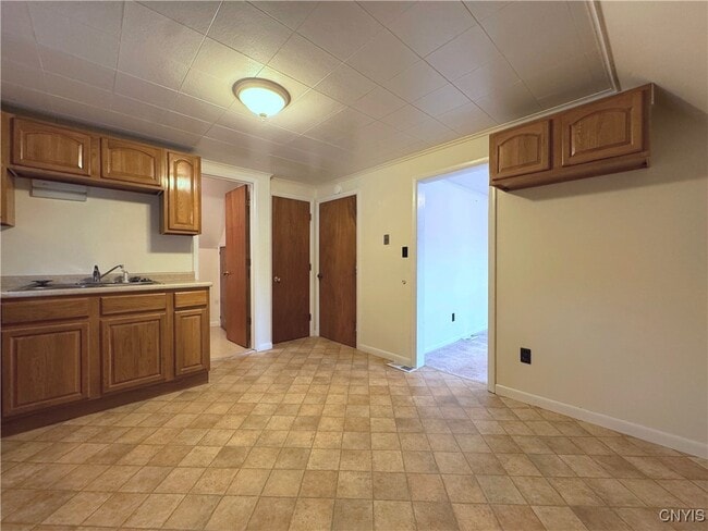 Building Photo - 843 Davidson St