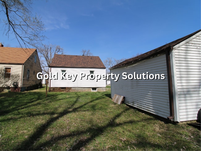 Photo - 2 BR 1 BA House with New Flooring and Paint (SECTION 8 APPROVED)