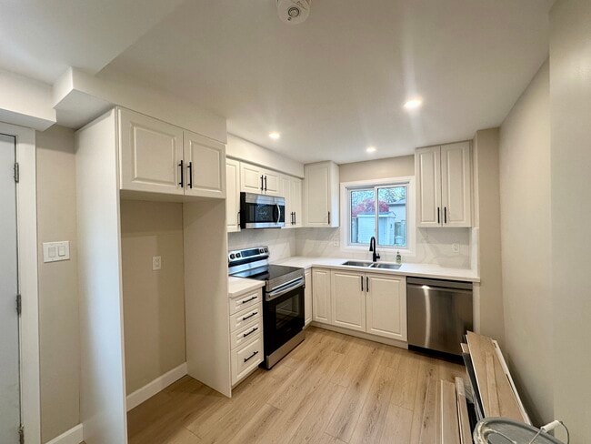 Photo - 751 Hillcroft St Unit 2