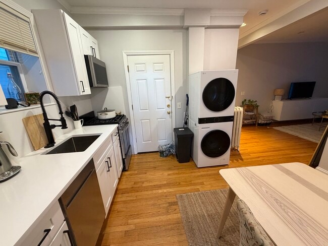 Photo - 1576 Cambridge St Unit 1R