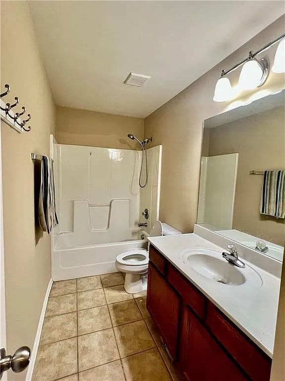 Photo - 2549 Worrall Hill Way