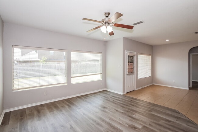 Photo - 5126 Meadow Ln