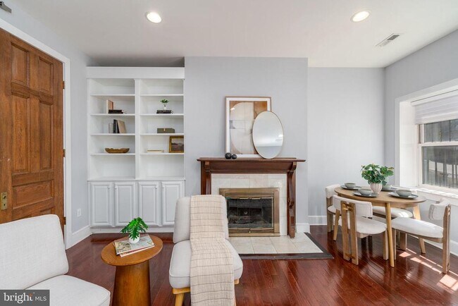 Photo - 15 W Biddle St Unidad 15C