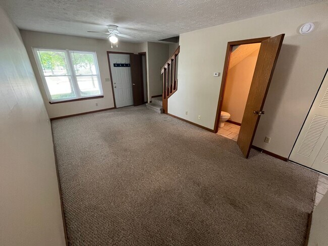 2464 Sycamore Ln Unit 3