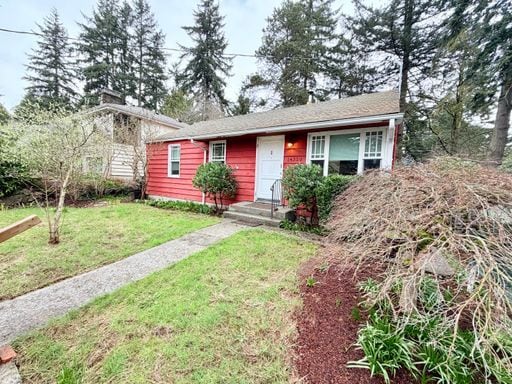 Building Photo - Great 2 bed home, fully fenced backyard in desirable Olympic Hills! Available Now!