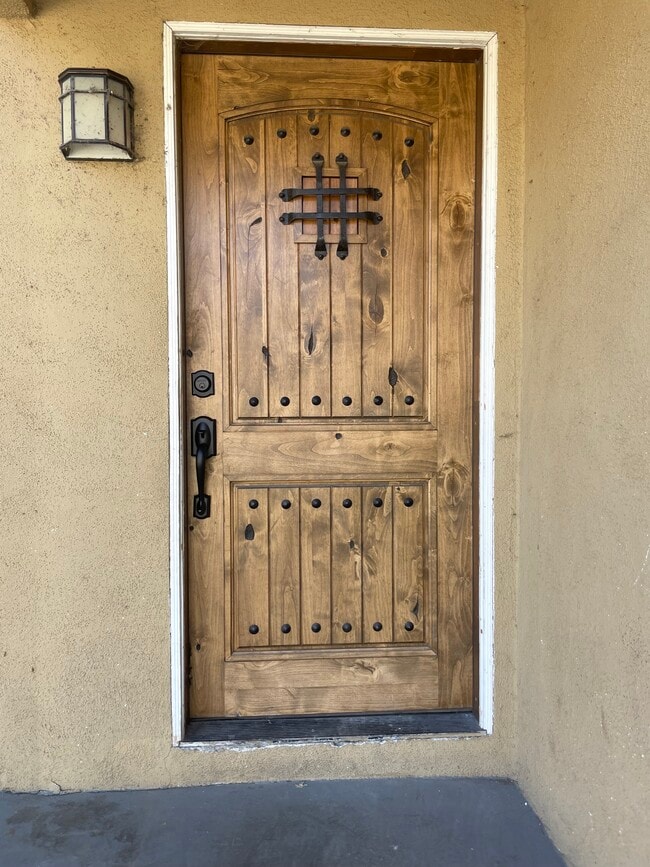 designer front door - 19406 Archwood St