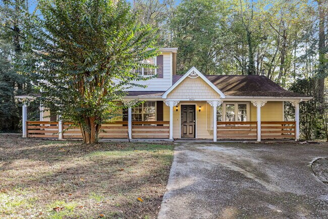 Building Photo - 3200 Carmel Dr