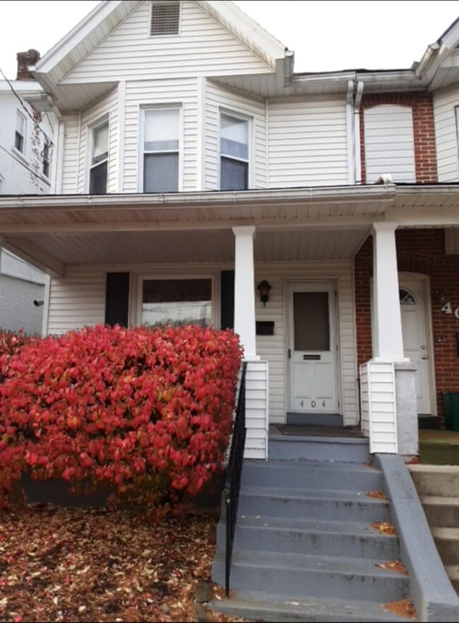 Building Photo - 404 S 4th St Rental