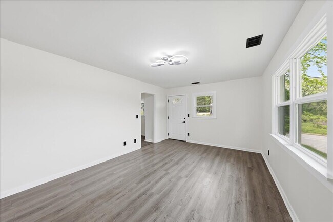 Photo - 6128 Red Bank Rd