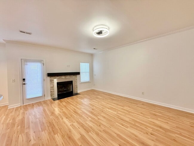 Photo - Modern 3BD, 2.5BA End Unit Raleigh Townhome with HOA Amenities Near I-540 & Triangle Town Center
