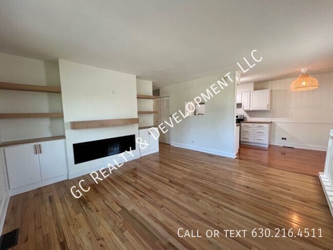 Photo - ***ELK GROVE VILLAGE / FULLY UPDATED / 3 B...