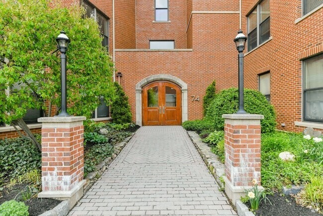 Building Photo - 74 Kent St Unit C2 Rental