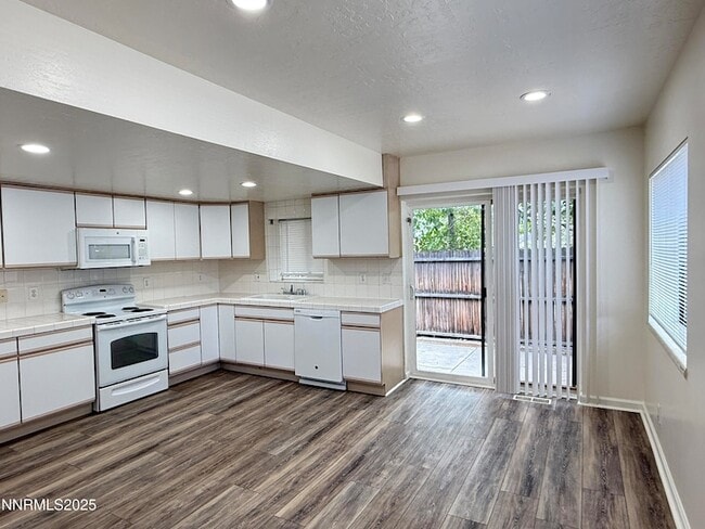 Building Photo - 506 E Taylor St Rental