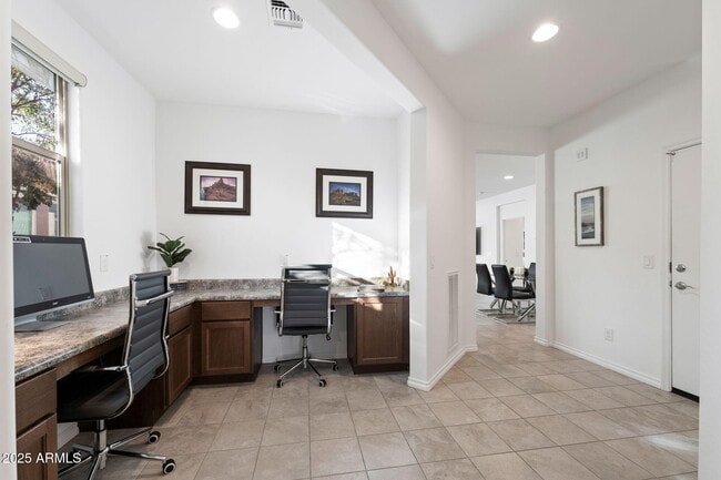 Photo - 678 E Cobble Stone Dr
