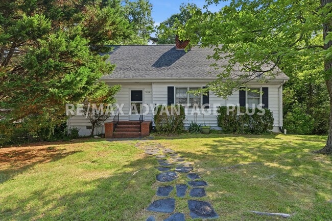 Building Photo - Spacious home in The Avenues!