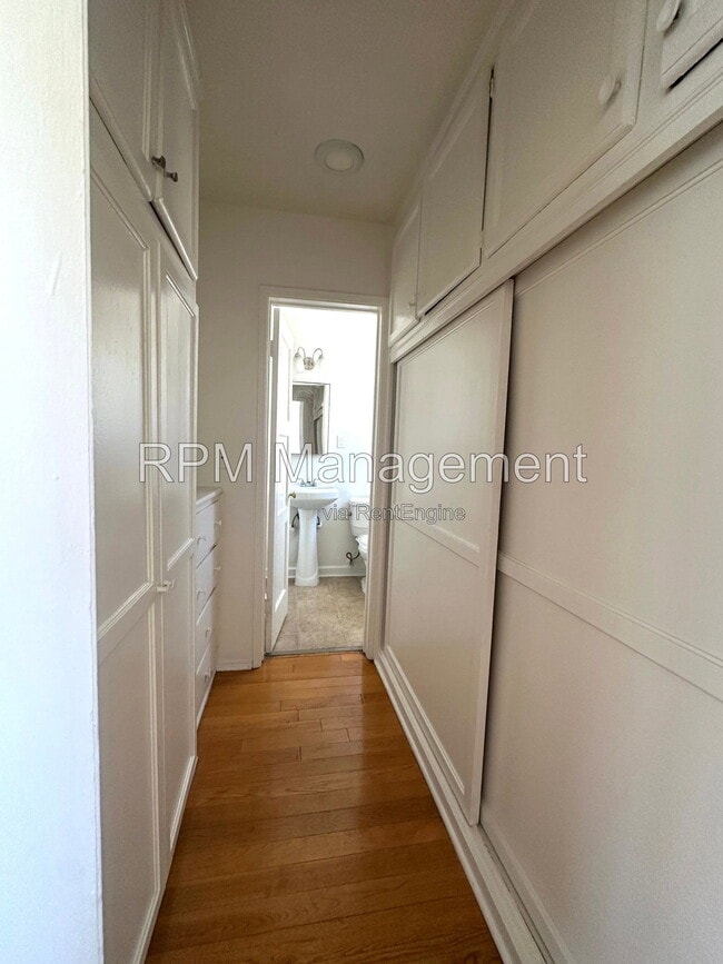 Photo - 1737 N Sycamore Ave Unit 216