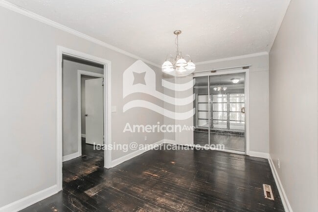 Photo - 1303 Whitehorse St