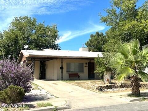 Building Photo - 1825 Anderson Dr