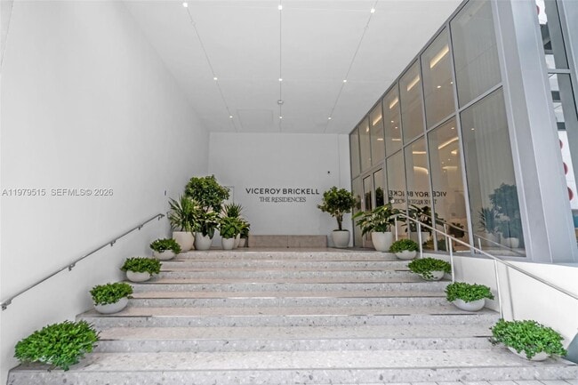 Photo - 77 SE 5th St Unidad 2405