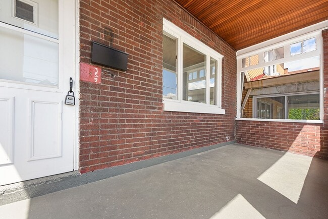 Photo - Remodeled 2 bedroom with backyard