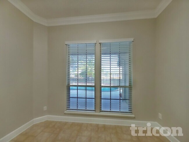 Photo - 1137 Hideaway Dr N