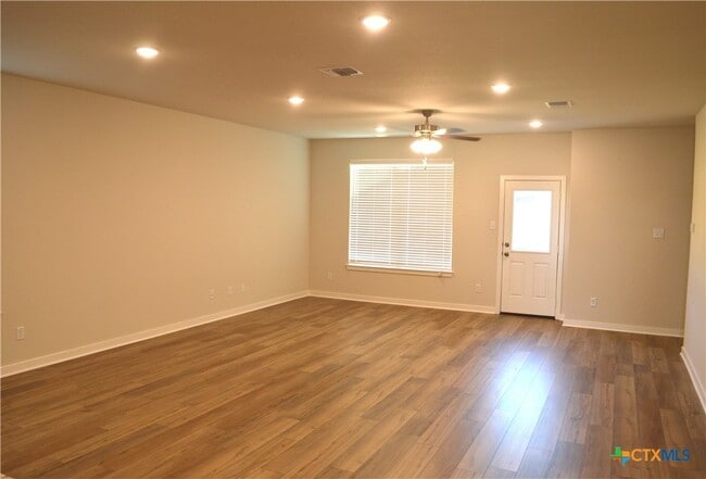 Photo - 1911 Meridian Lp