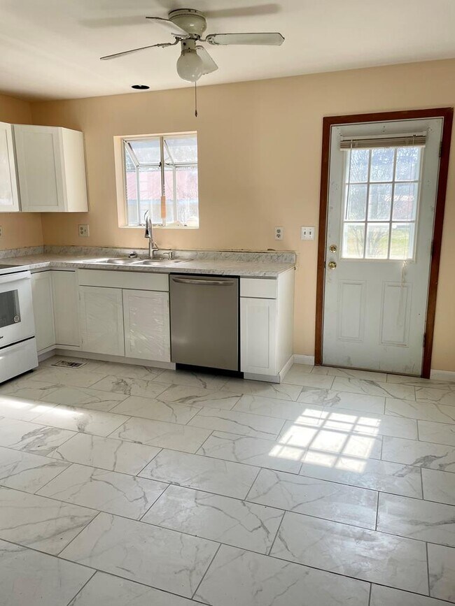 Photo - 3648 Ridge Rd