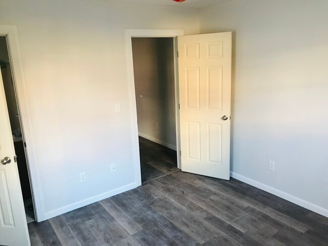 Photo - 2111 Lawn Ave Unit 1
