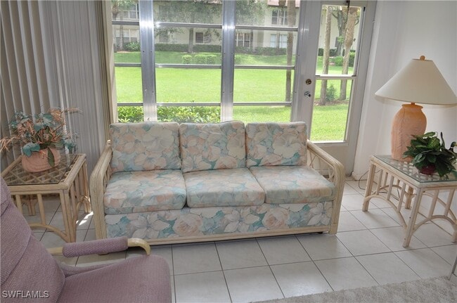 Building Photo - 4110 Looking Glass Ln Unit 3011