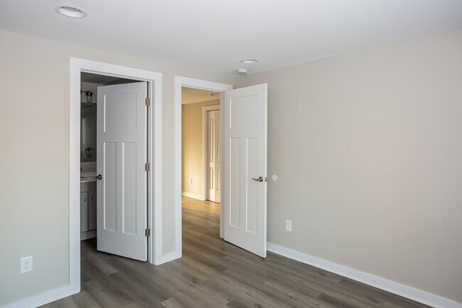 Photo - Adorable 3 Bedroom with Tons of Space!