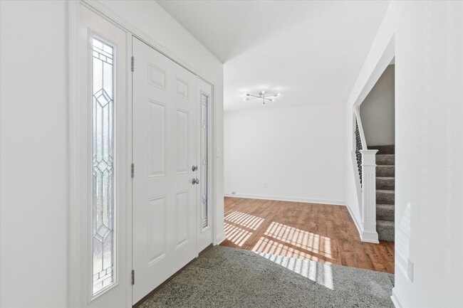 Photo - 421 S Village Cir